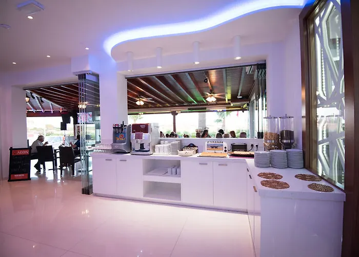 Hotel Loutsiana I & Ii Deluxe 3*