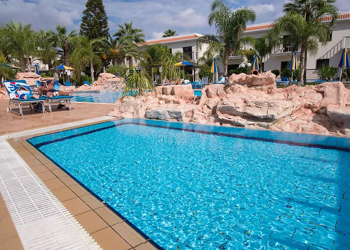 Hotel Loutsiana I & Ii Deluxe