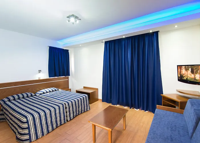 Loutsiana I & Ii Deluxe Hotel 3*