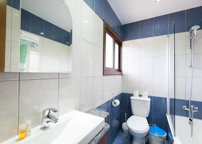 Loutsiana I & Ii Deluxe Hotell